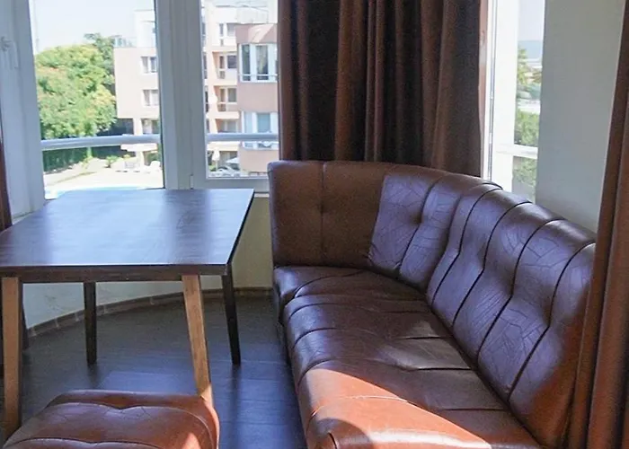 Jolly アパート *